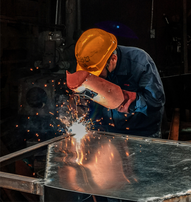 Soudure d'un ouvrage métallique en atelier