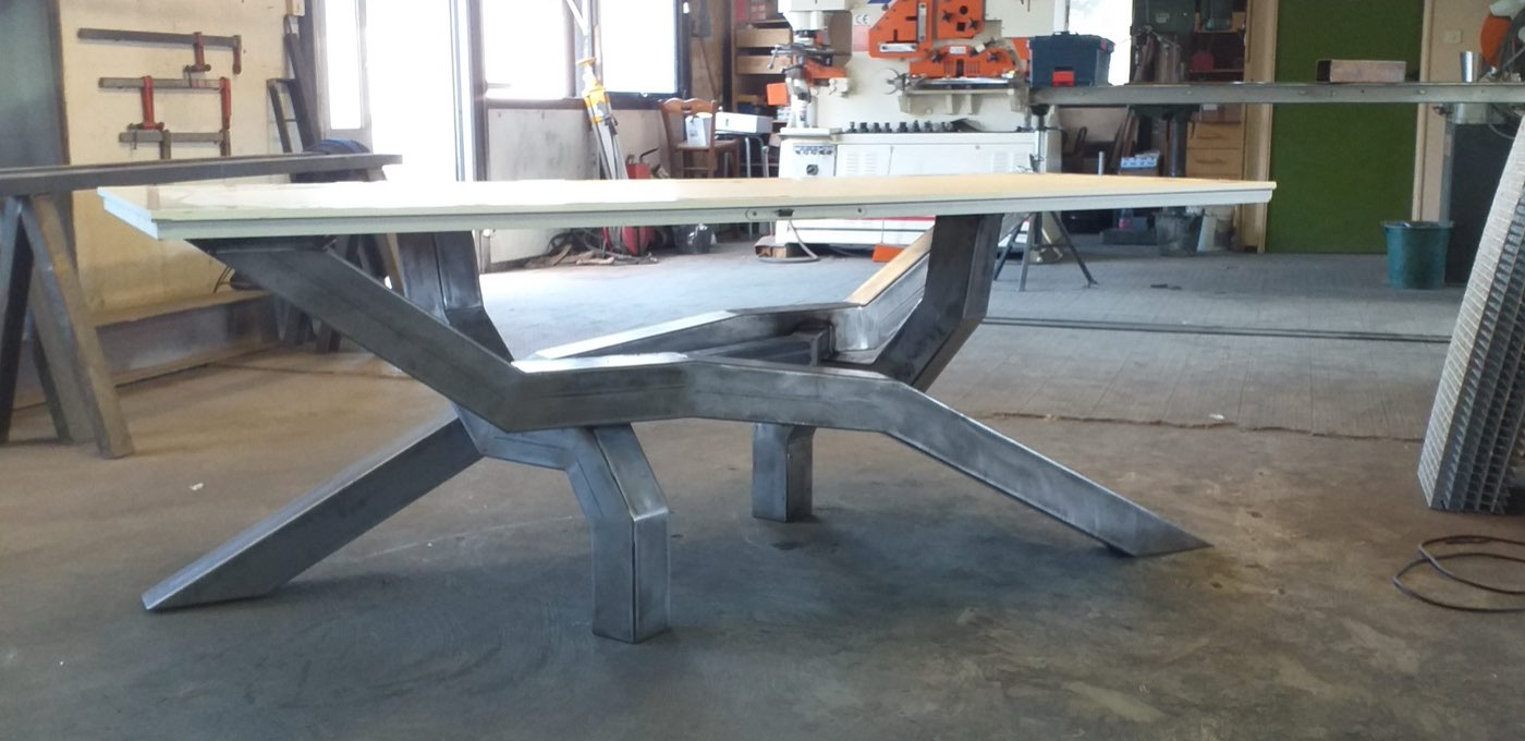 Mobilier métallique réalisé sur mesure